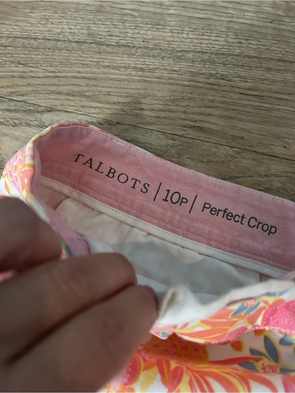 Talbots perfect crop fruit and flowers Pull-On Pants - Picture 3 of 4